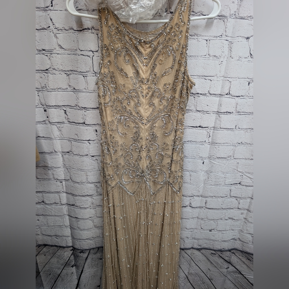 Elegant Cream Sleeveless Dress - Picture 6 of 11
